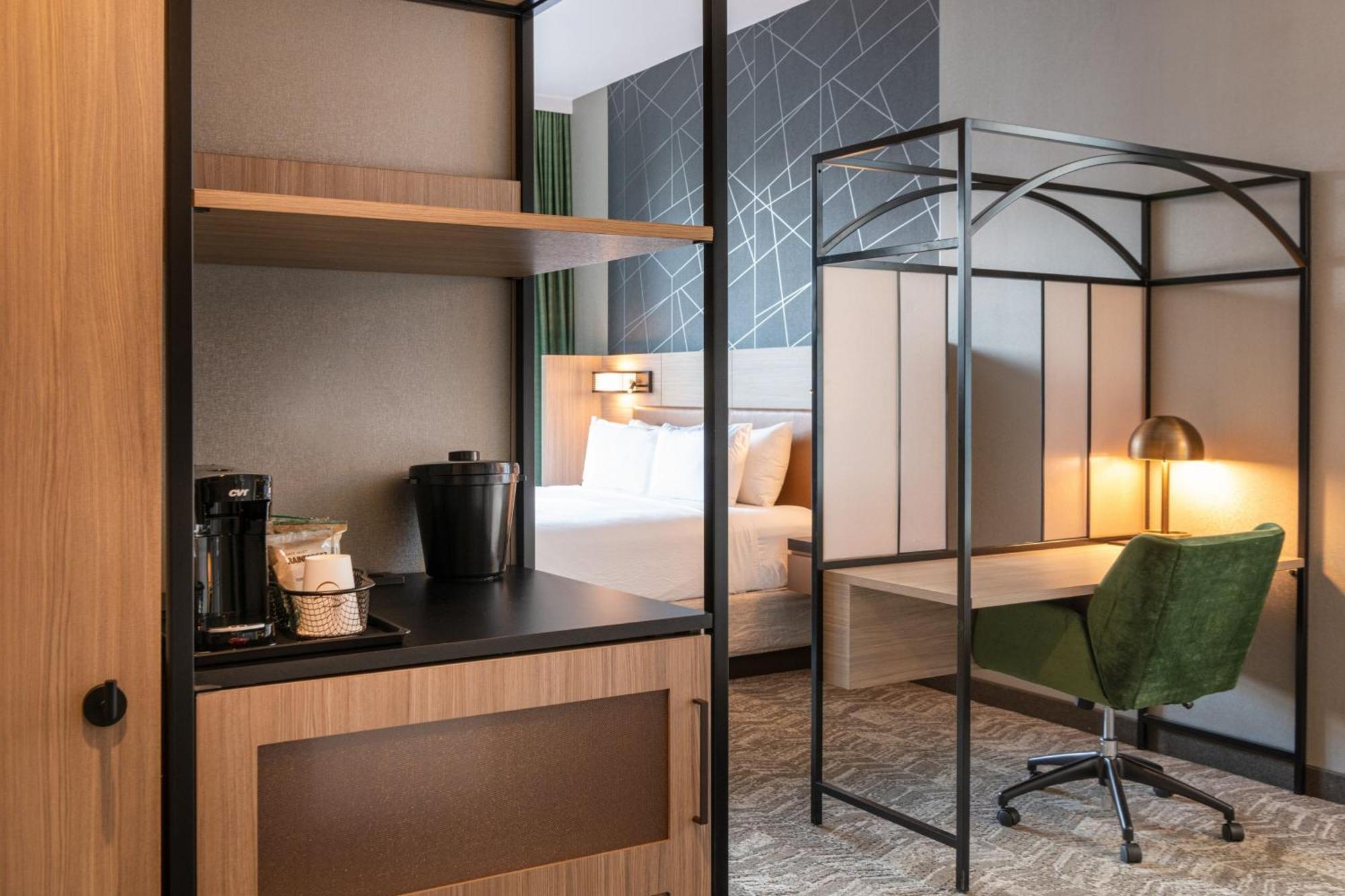 Springhill Suites By Marriott Baltimore Downtown Convention Center Area Exterior photo