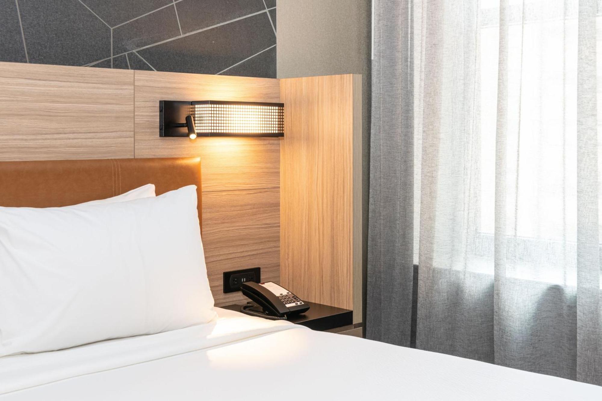 Springhill Suites By Marriott Baltimore Downtown Convention Center Area Exterior photo
